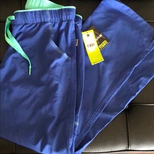 Med Couture Activate scrub pants Small